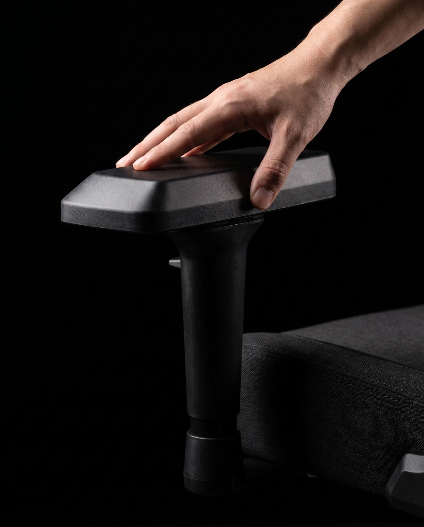 4D armrest adjustment, close up